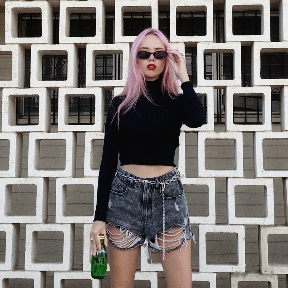 Black Urban Outfitters Cropped turtleneck